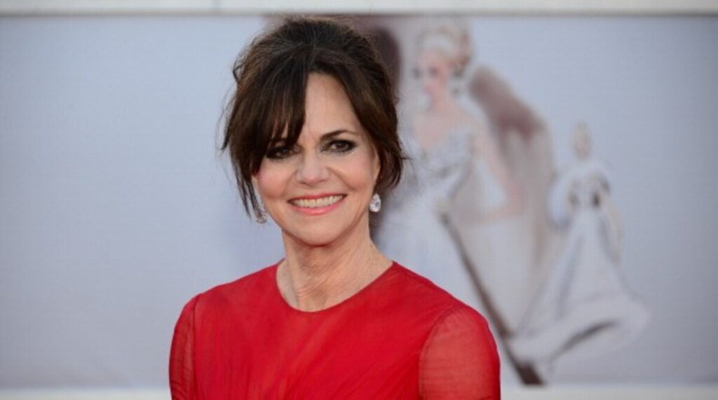 Sally Field Net Worth Biography Career Spouse And More Voltrange