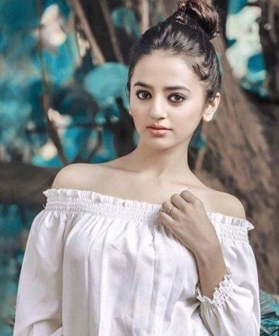 Helly Shah Indian television actress Wiki ,Bio, Profile, Unknown Facts and Family Details revealed