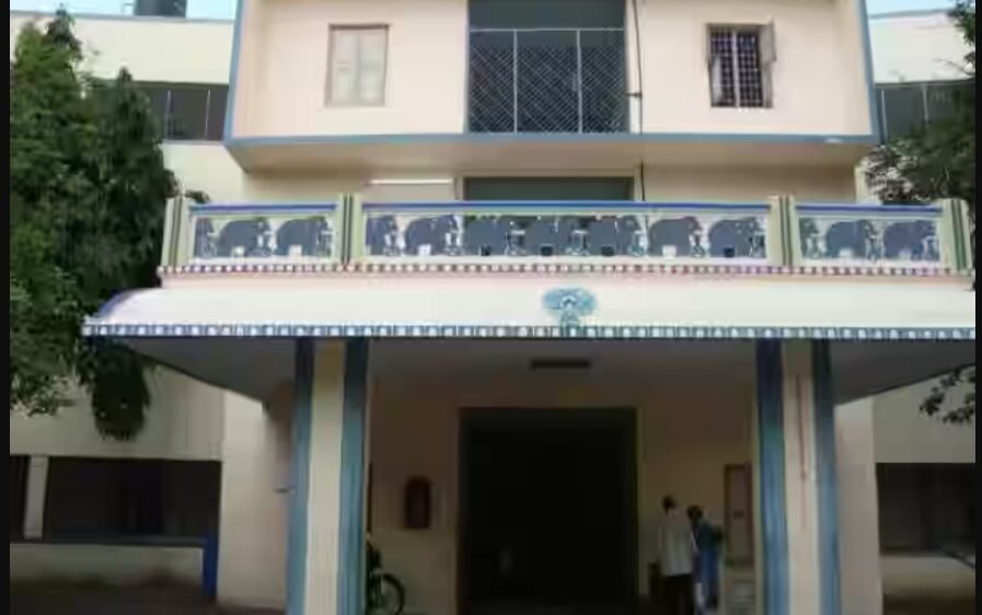Karthikeyan Cottages Hotel